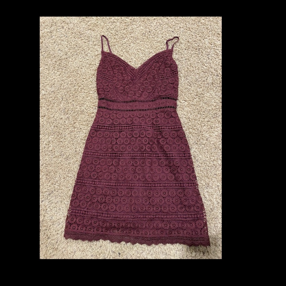Pretty burgundy lace Abercrombie dress. Works for prom, parties or any event!